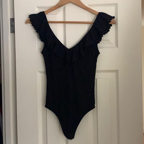 💋Aritzia Wilfred Danette Bodysuit tank top